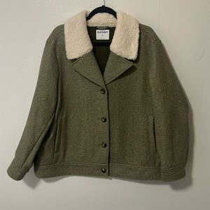 Old Navy olive green button down coat with Sherpa collar. Size XL